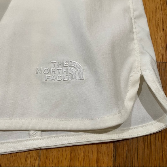 The North Face Women’s White Classic Skort - Picture 2 of 6